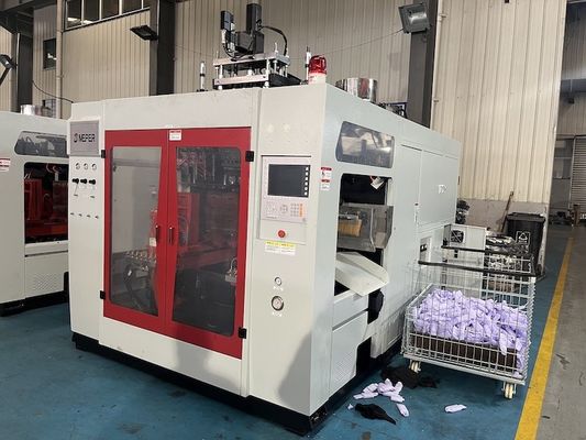 7.5kW Extruder Motor Power Servo System Automatic Bottle Blowing Machine For Precise Bottle Shapes