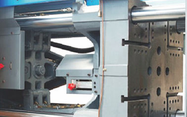 PET Bottle Plastic Injection Molding Machine With Twin Carriage Cylinder